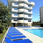 Relax In Comfort With Pool And Sea Nearby Bibione