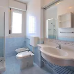 Relax In Comfort With Pool And Sea Nearby *