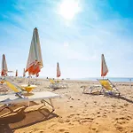 Relax In Comfort With Pool And Sea Nearby Apartament *