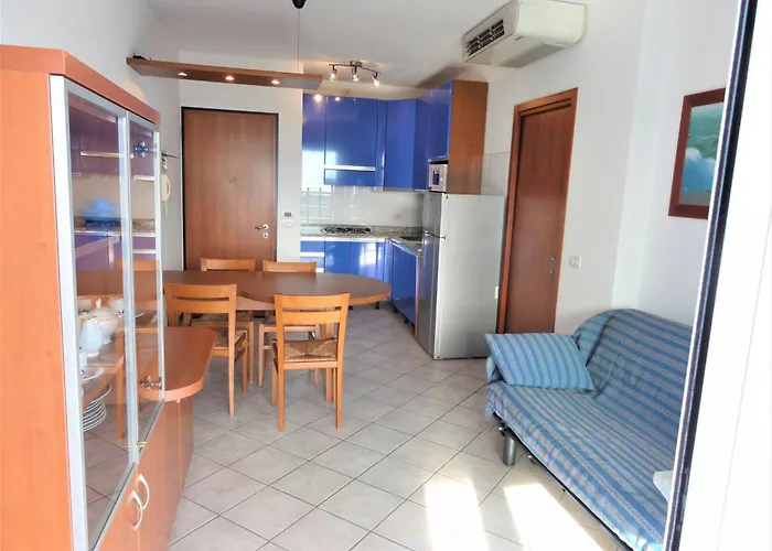 Relax In Comfort With Pool And Sea Nearby *