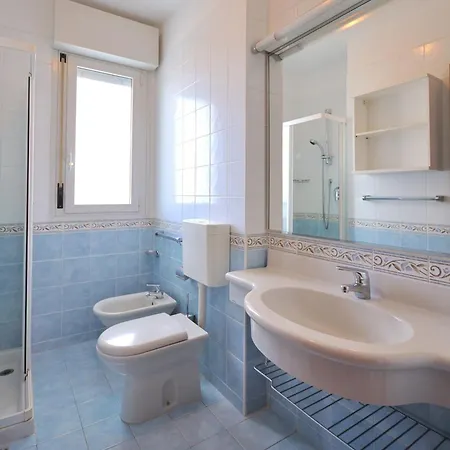 Relax In Comfort With Pool And Sea Nearby *