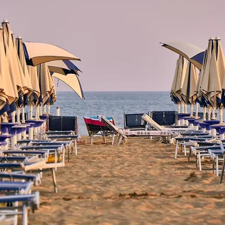 Relax In Comfort With Pool And Sea Nearby Apartmán Bibione