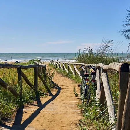 Relax In Comfort With Pool And Sea Nearby Apartment Bibione