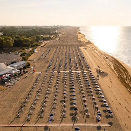 Apartment Relax In Comfort With Pool And Sea Nearby Bibione