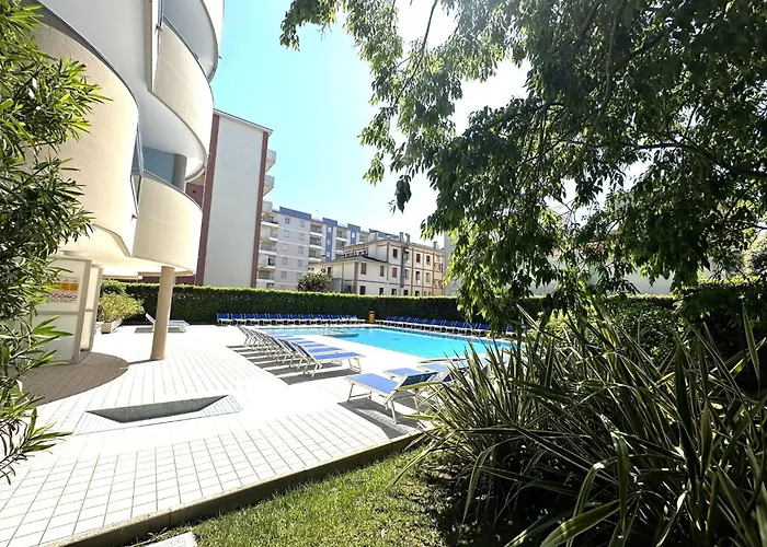 Apartment Relax In Comfort With Pool And Sea Nearby *