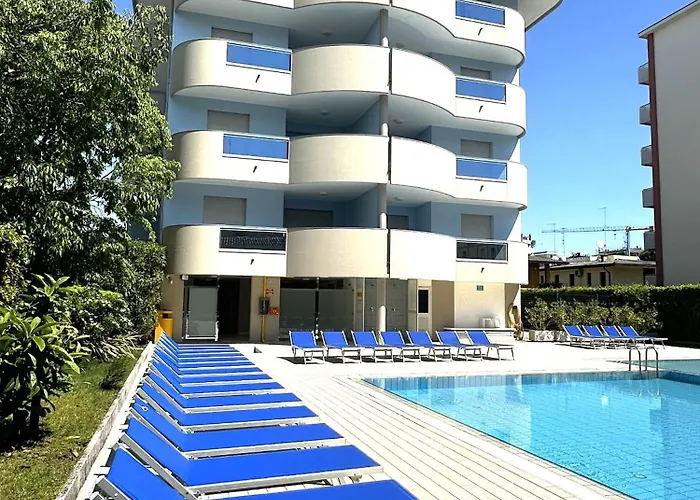 Relax In Comfort With Pool And Sea Nearby Bibione