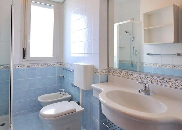 Relax In Comfort With Pool And Sea Nearby *